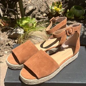 Banana Republic Nutmeg suede peep toe flat